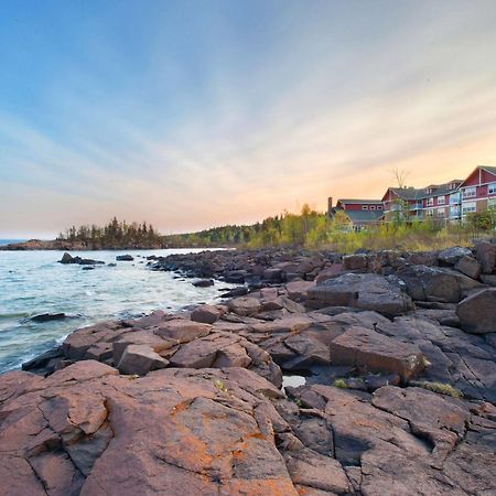 Cove Point Lodge Beaver Bay Exteriör bild