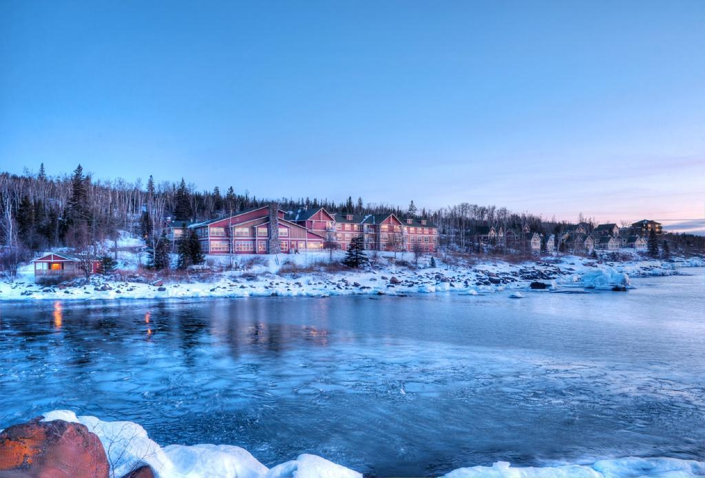 Cove Point Lodge Beaver Bay Exteriör bild