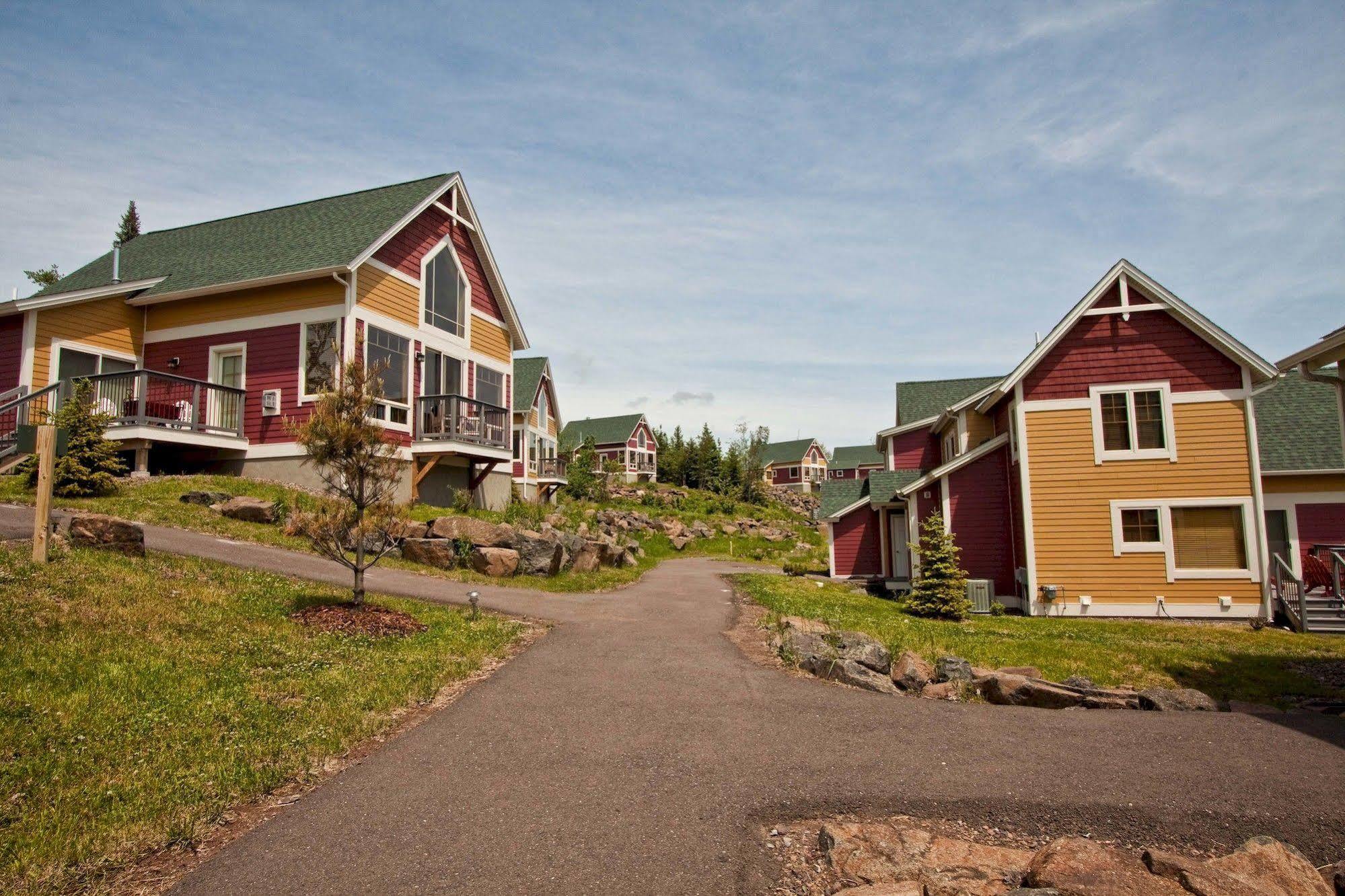 Cove Point Lodge Beaver Bay Exteriör bild